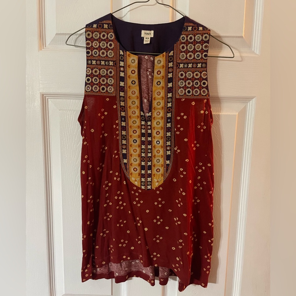 Anthropologie Tiny Red and Gold Embrodiered Sleeveless Blouse